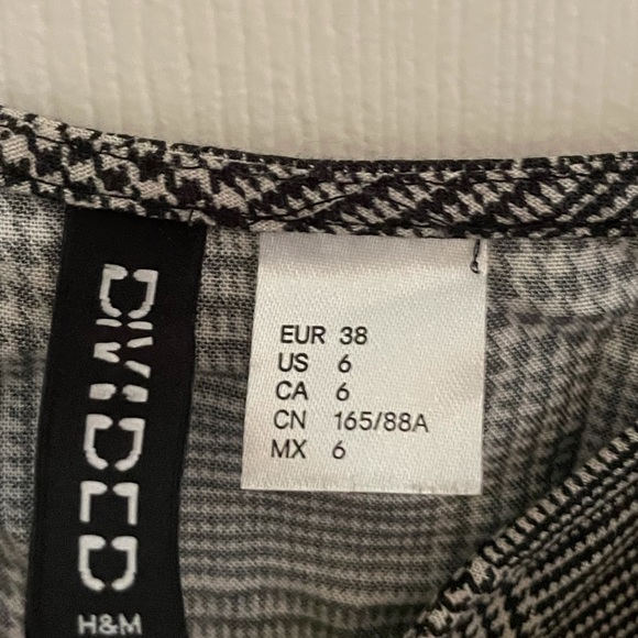 Patterned Dress - Picture 2 of 2